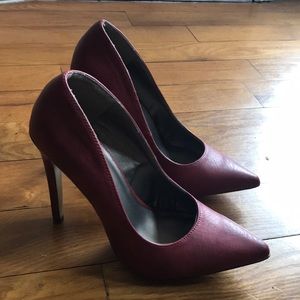 Wine Colored 4” Heels by Michael Antonio Size 9